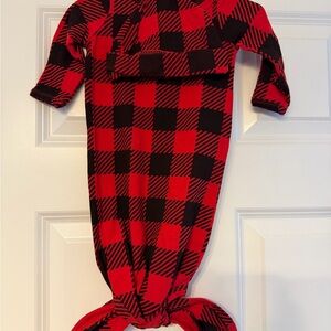 Brand new Baby Essentials Red and Black Plaid Knotted Gown and hat